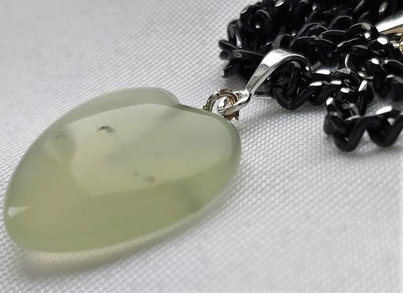 ♥ Green Calcite Crystal very Tactile ♥