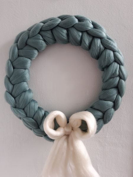 Arm Knit Wreath Online Workshop - Teal Wreath Colour Choice
