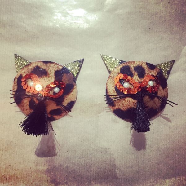 Foxy nipple tassels