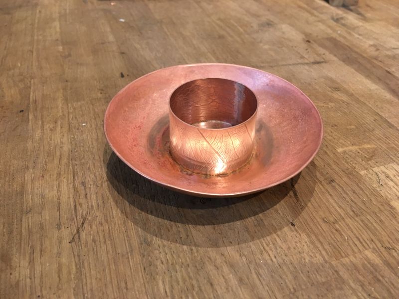 Tealight holder