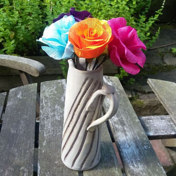 Crepe paper roses workshop