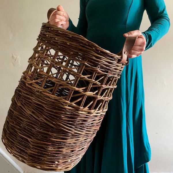 Willow Storage Basket with Diagonal / Irish Side Weave 