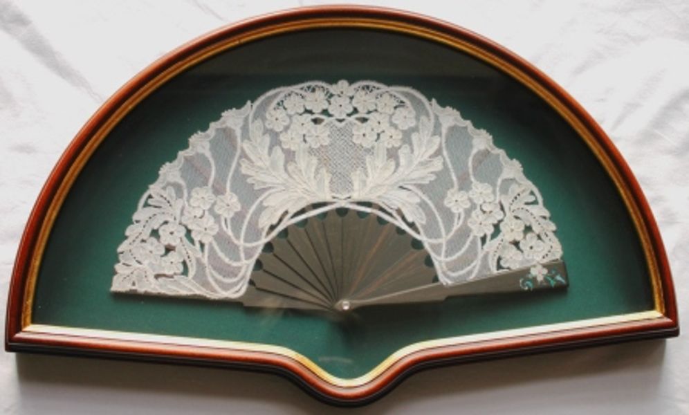 Honiton Lace - Raised & Rolled Fan
