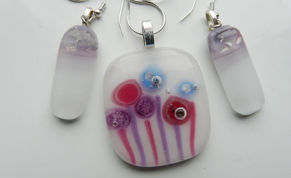 Fused glass jewellery making class, Leyland, Lancashire