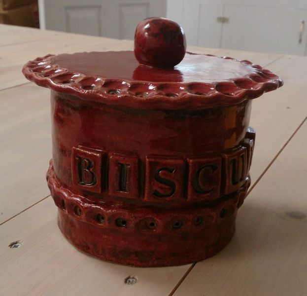 Biscuit pot made by a student