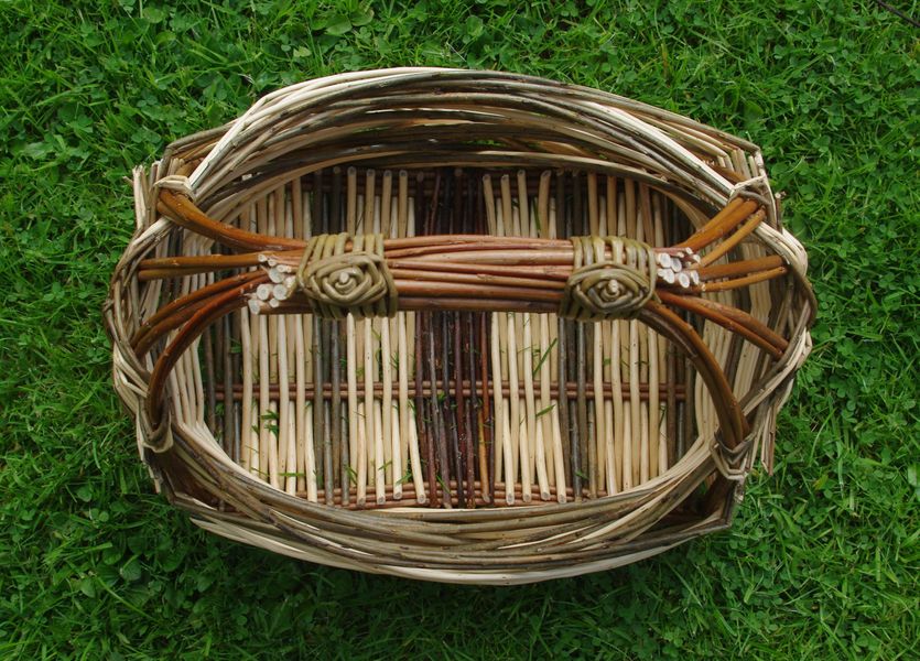 The Square Zarzo in white and brown willow