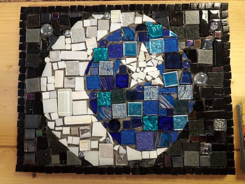 Mosaic Workshop: Mixed textures/heights/sizes to create visual interest