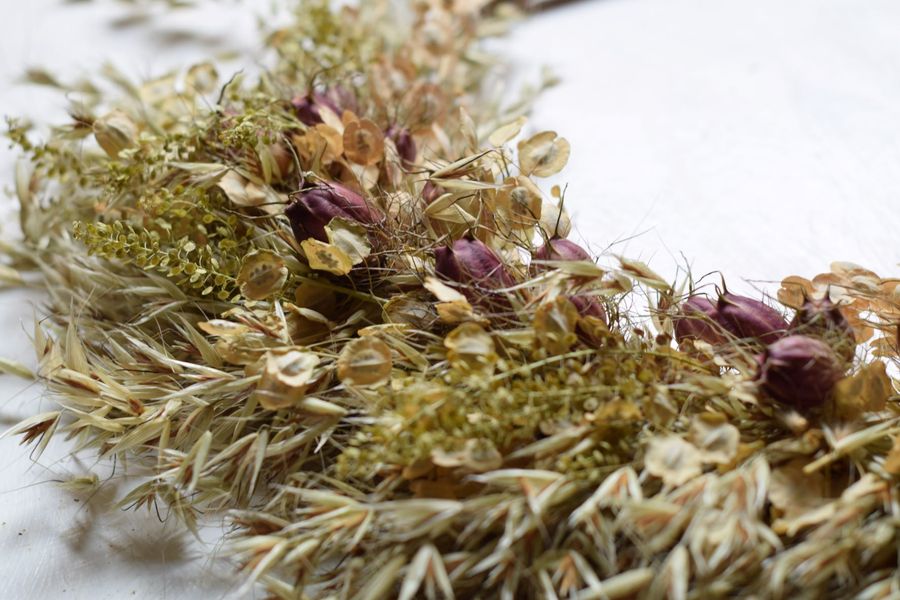 Dried flower hoop detail