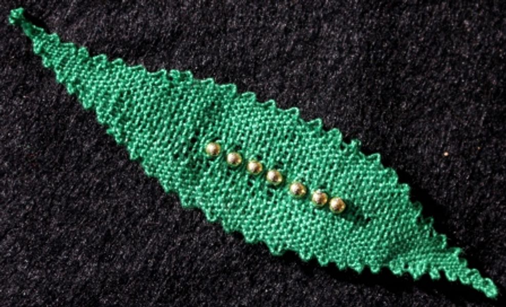 Beginners Lace - Leaf (Green with Beads)