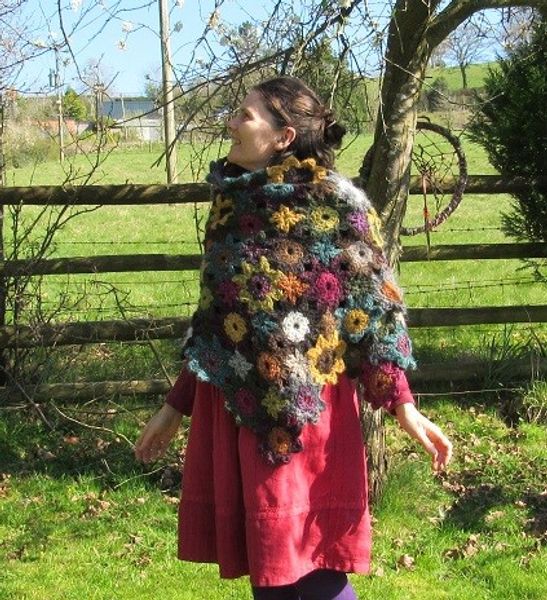 Vintage Crochet Flower Shawls, Wraps & Scarves Workshop Craft Classes Creative Retreat
