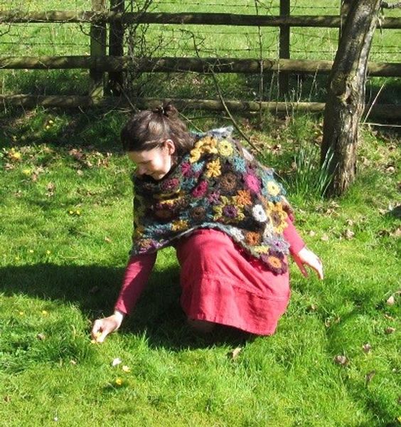 Vintage Crochet Flower Shawls, Wraps & Scarves Workshop Craft Classes Creative Retreat