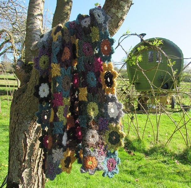 Vintage Crochet Flower Shawls, Wraps & Scarves Workshop Craft Classes Creative Retreat