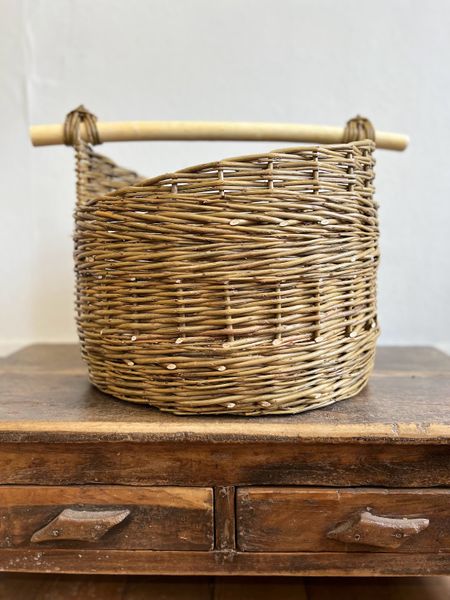 Wide Asymmetrical basket
