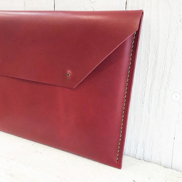 Burgundy vegetable tanned leather hand stitched laptop case