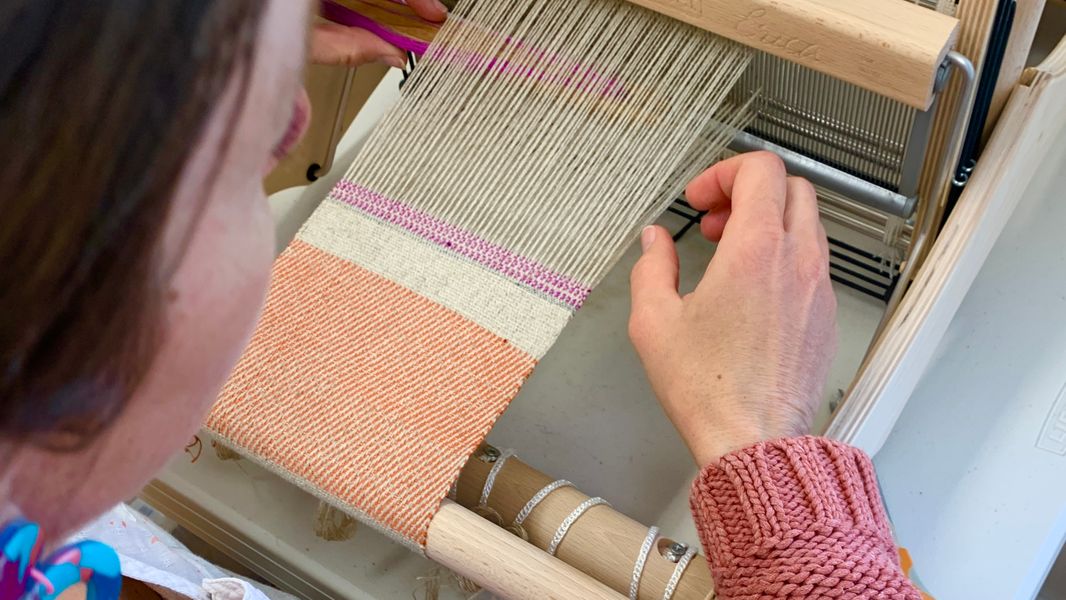 Ultimate Guide to Inkle Loom Weaving with Free Projects