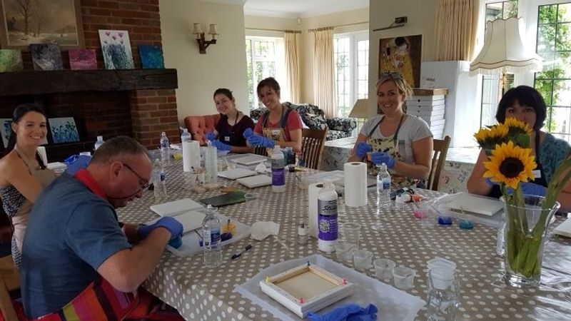 Paint pouring workshop for beginners - South East