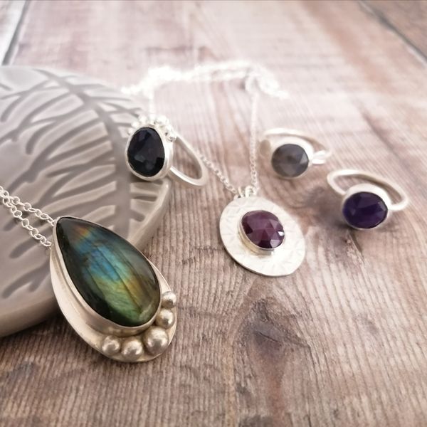 stone set rings and pendant jewellery class with Joanne Tinley Jewellery, Hampshire
