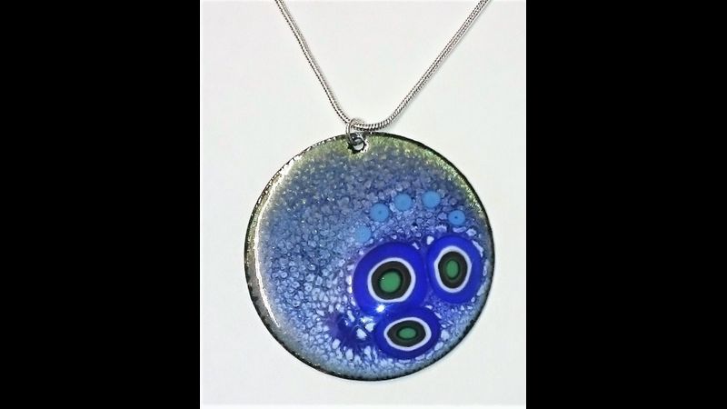 Enamelled pendant decorated with millifiore