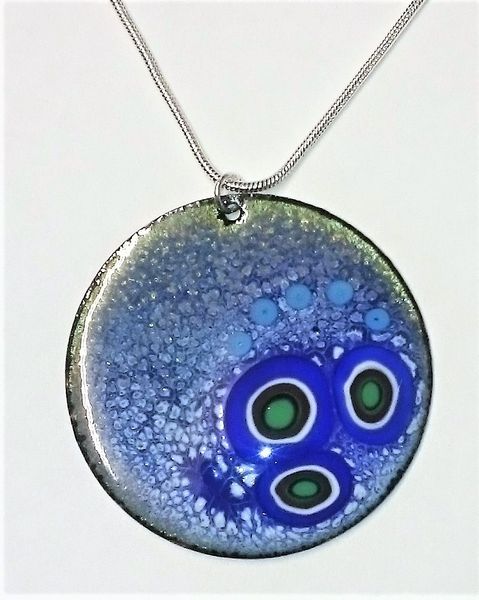 Enamelled pendant decorated with millifiore