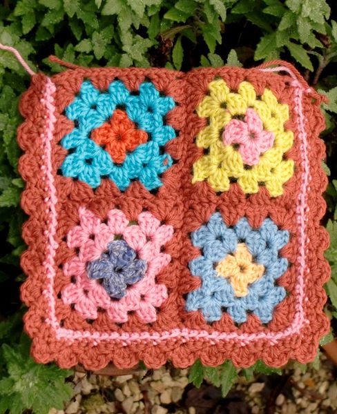 Granny squares - learn to crochet