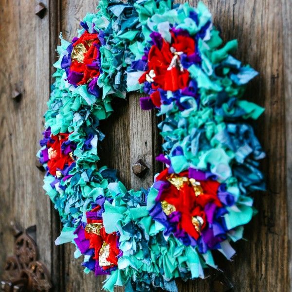 Traditional Rag Rug Xmas Wreath