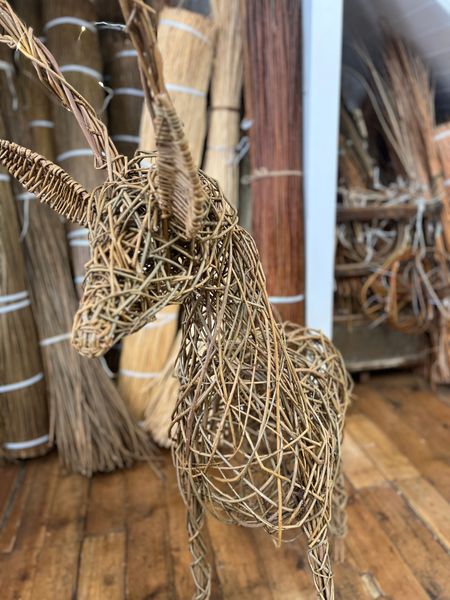 willow deer sculpture example of workshop