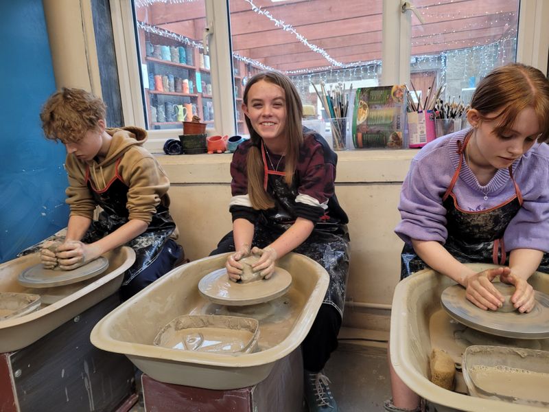 learn how to centre clay on a potters wheel