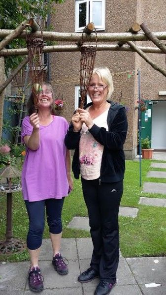 Willow bird feeder workshop