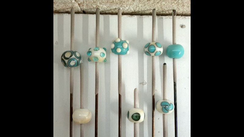 demonstration beads annealing in the kiln
