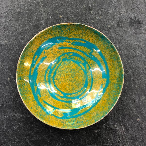 Karen’s great choice of enamel colours really make the colours sing! From our intermediate enamel day course at Rainbow Glass Studios 