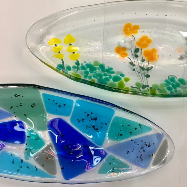 Same shape, different decoration - you can do YOUR thing on our Fused Glass Beginners day course!