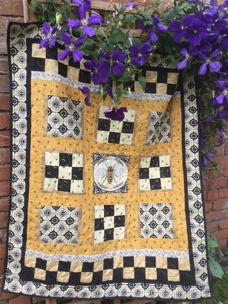 Bee - themed quilt