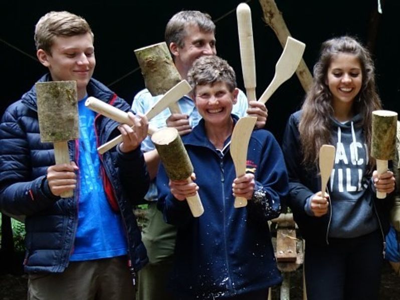 Course participants with their products