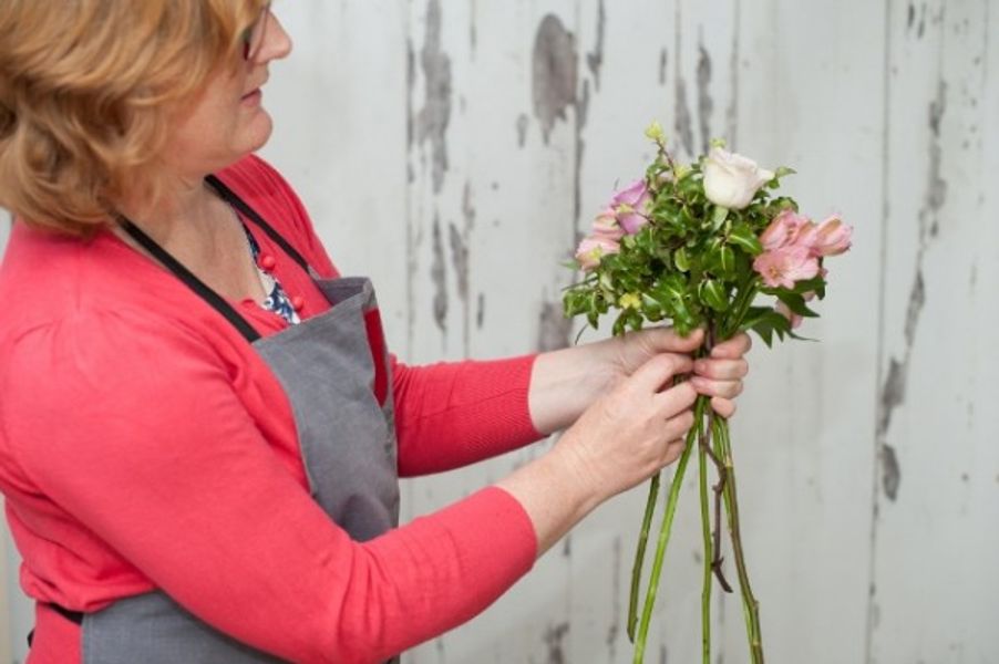 FlowerStart 4-week online flower arranging course