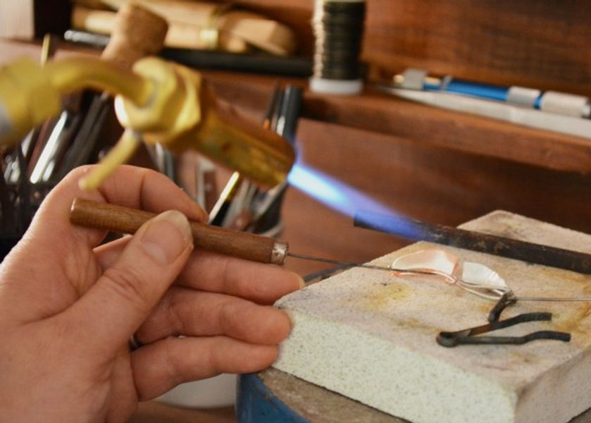 Beginners jewellery making course in East England