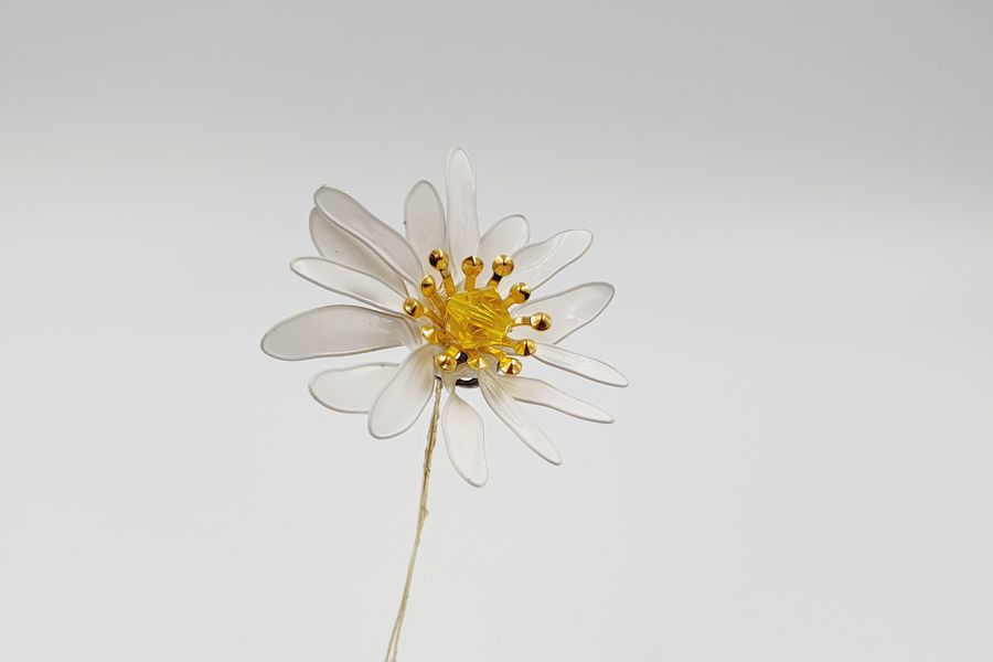One daisy with a crystal centre