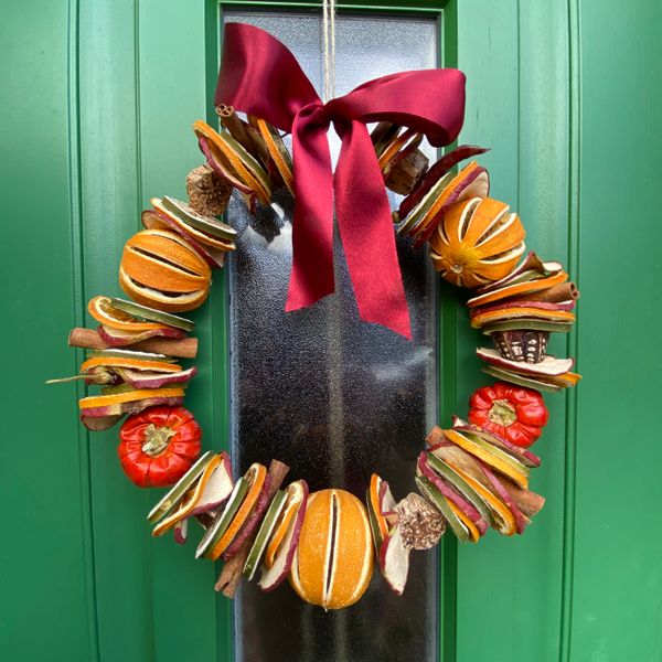 Dried fruit wreath