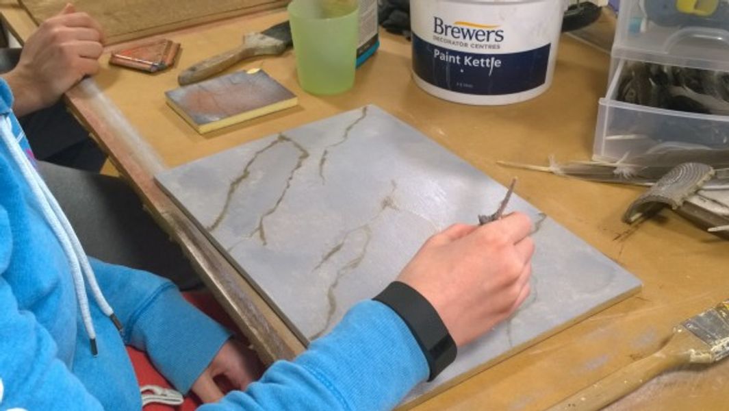 Student on marbling course