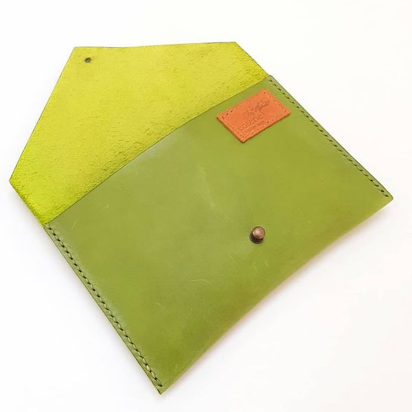 Simple but perfectly formed envelope style clutch.