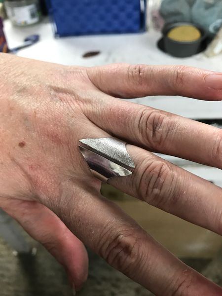 Student's fabulous open top ring