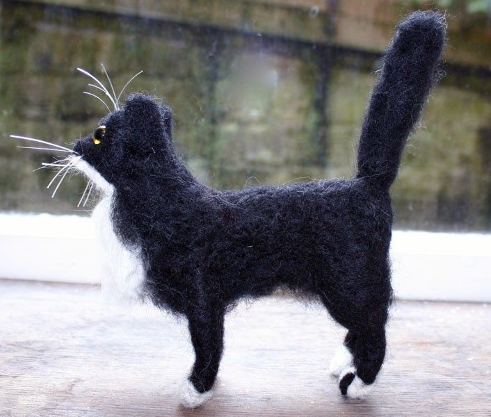 Needle felted cat - student