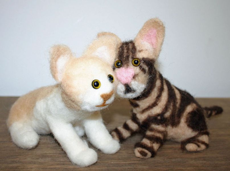 Student's felted cats 