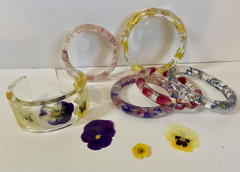 UV Resin Jewellery Making Lechlade Cotswolds Swindon Cirencester Witney