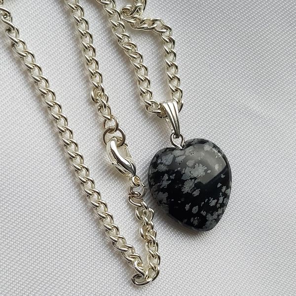 ♥ SNOWFLAKE OBSIDIAN  CRYSTAL PUFFY HEART & SILVER PLATED CHAIN ♥
