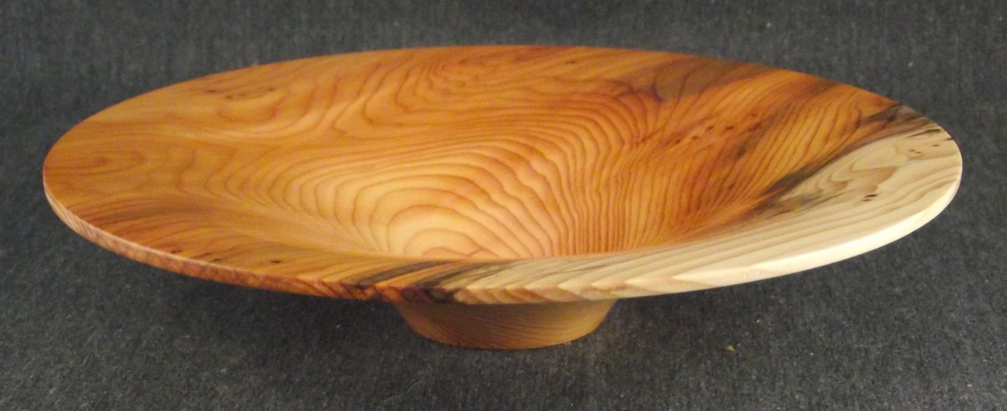 Thin-walled bowl in yew
