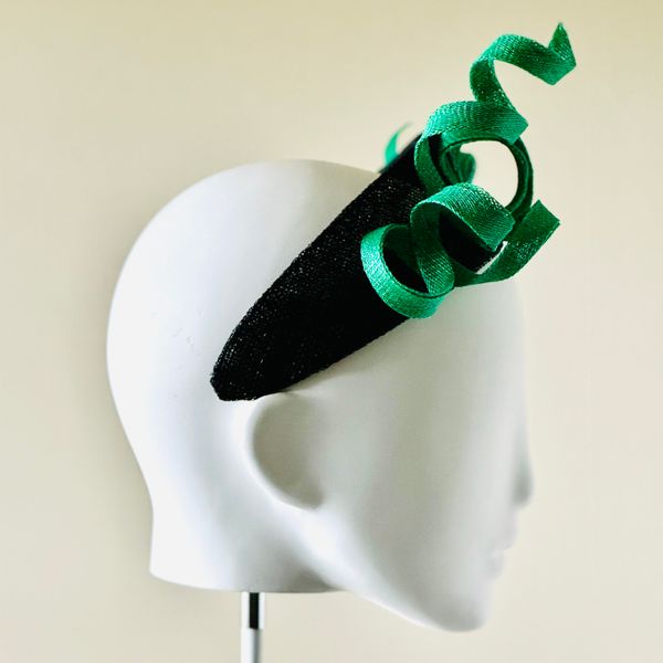 Black sinamay halo with emerald green trimmed trim (side view right)
