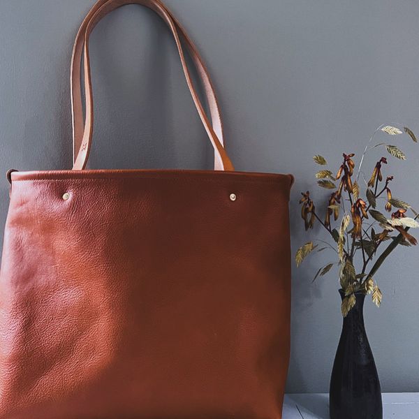 Morgan + Wells 'Jessica' handstitched leather tote bag.  Made in the UK.  