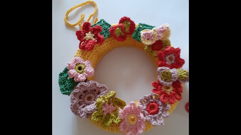 Crochet Spring wreath with flowers