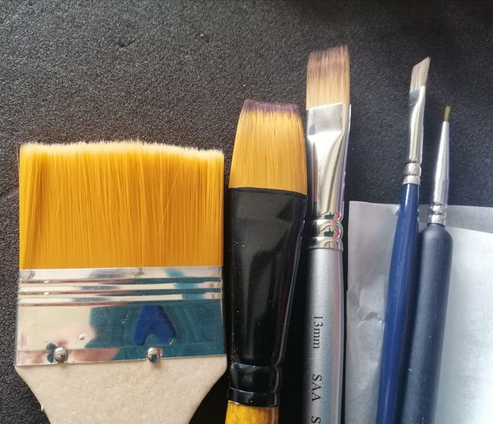 5 x brushes