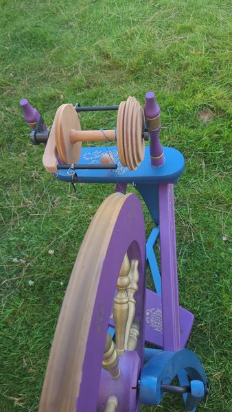 Pretty ashford spinning wheel